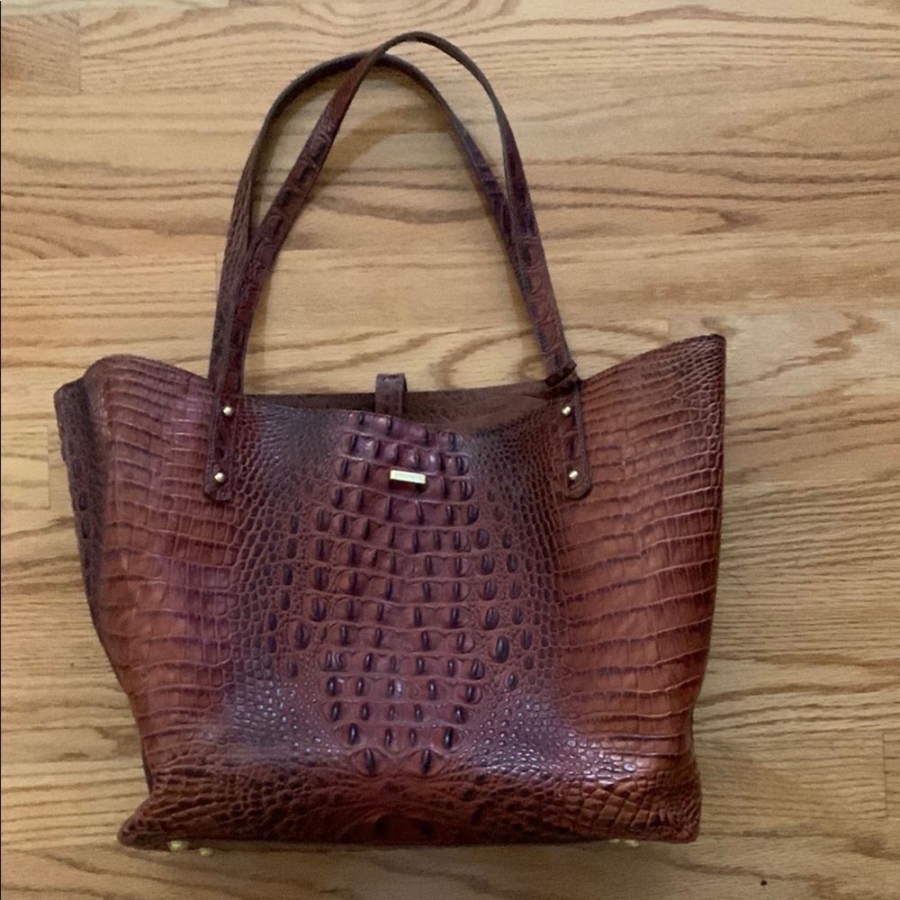 Luxurious Brown Crocodile-Embossed Tote